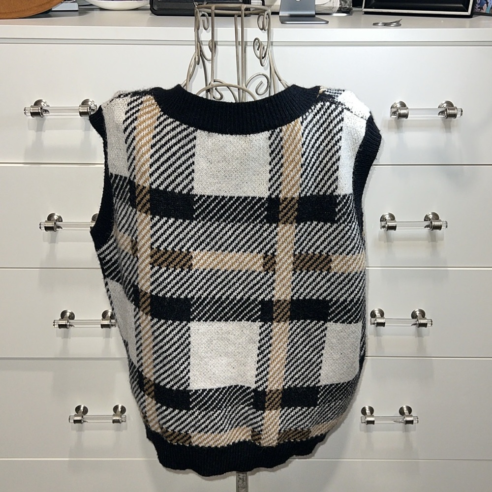 Shein plaid v-neck sweater vest, size L - Picture 5 of 8